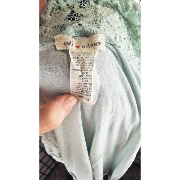 SELF ESTEEM Mint‎ Green Lace Trim Top Womens Medium - Picture 4 of 6